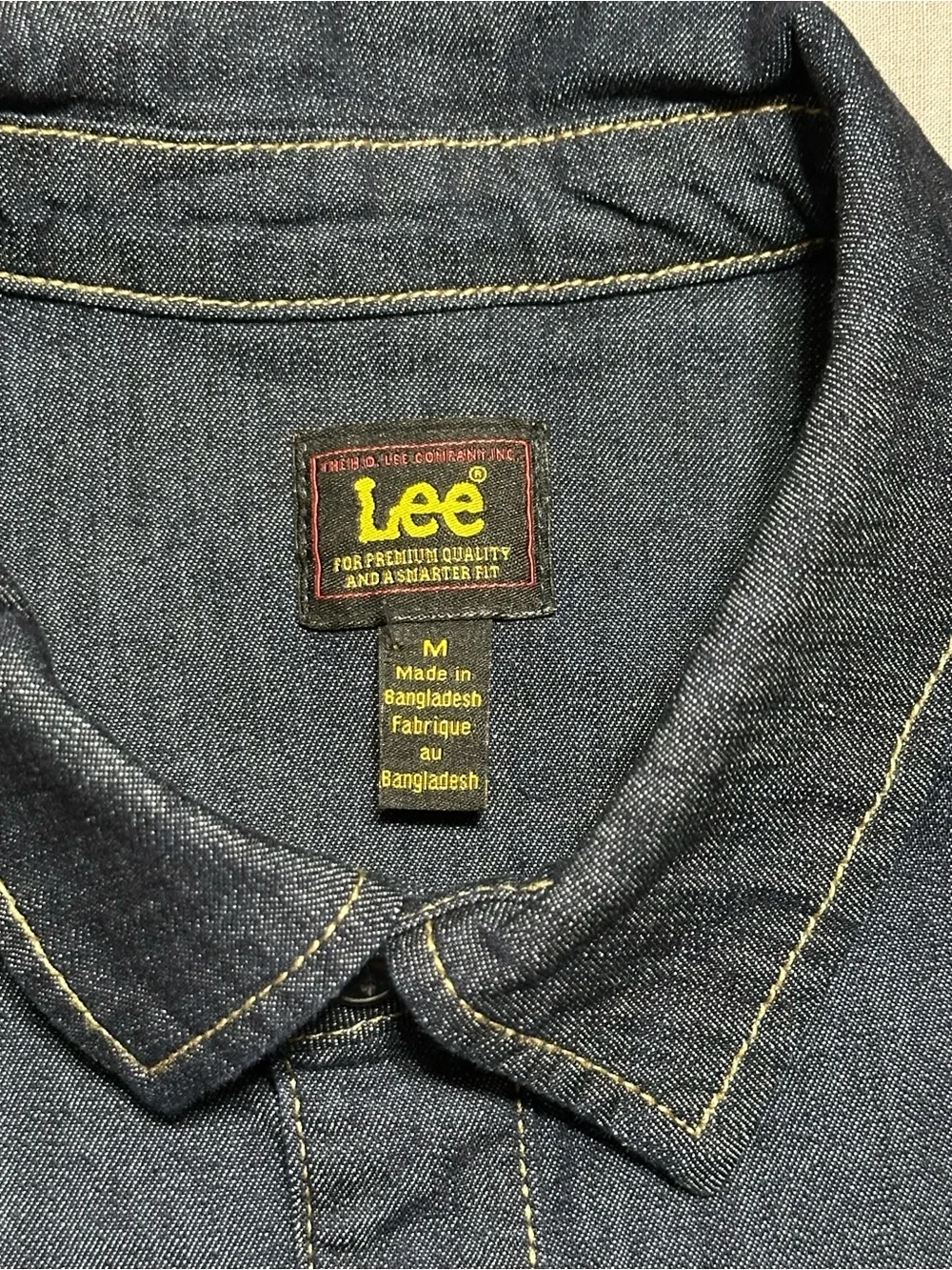 🆕 Lee Men’s Extreme Motion Indigo Denim Button-Down Shirt - Picture 4 of 6